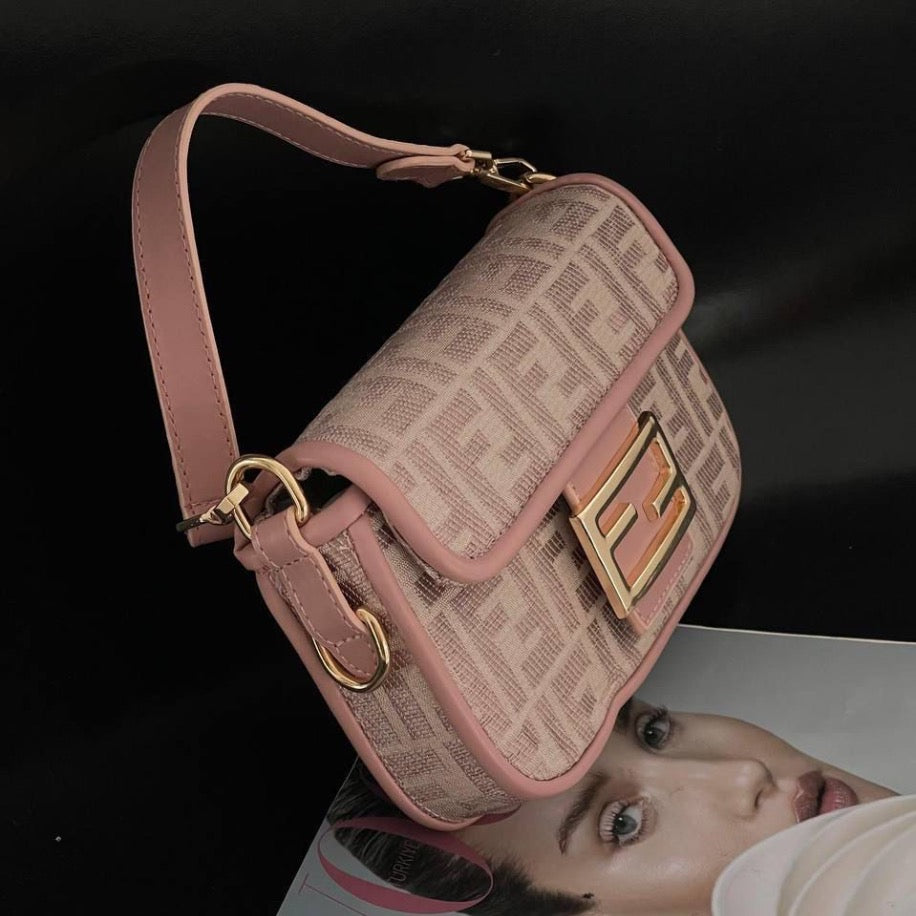 FENDI Bagiette Mini Bag Pink