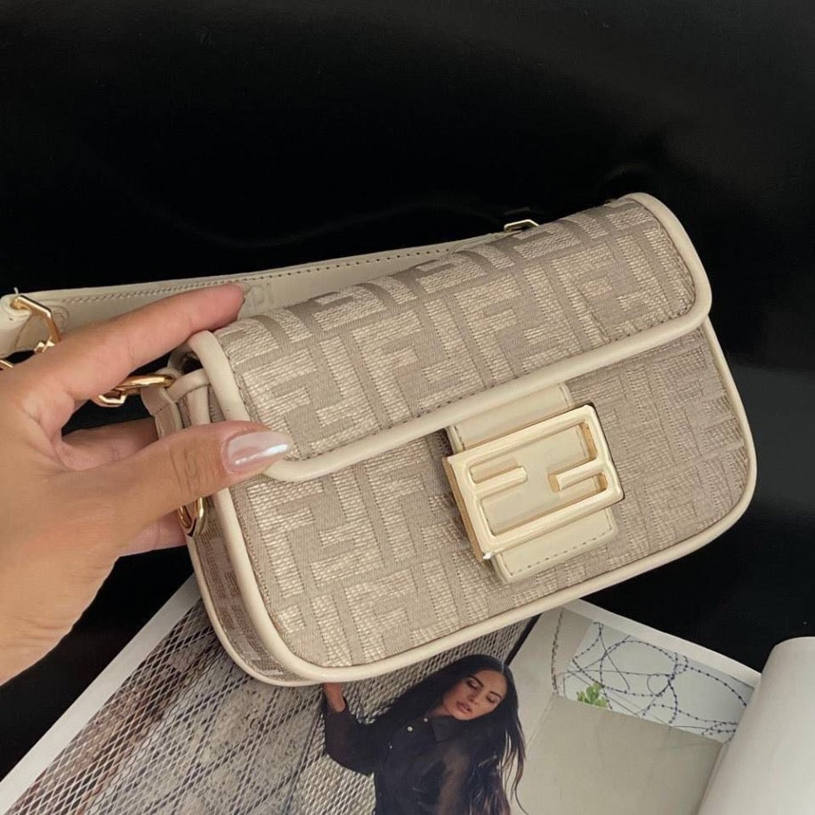 FENDI Bagiette Mini Bag Beige